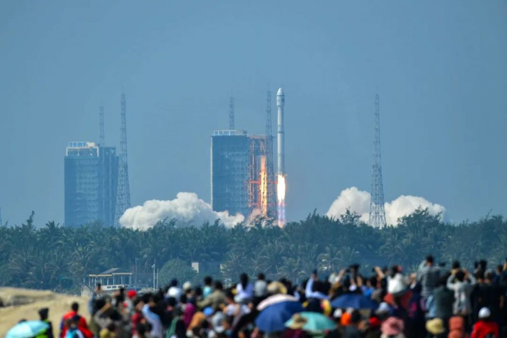 2月27日11时06分，我国在文昌航天发射场使用长征八号运载火箭成功将22颗卫星发射升空，创造我国一箭多星新纪录。