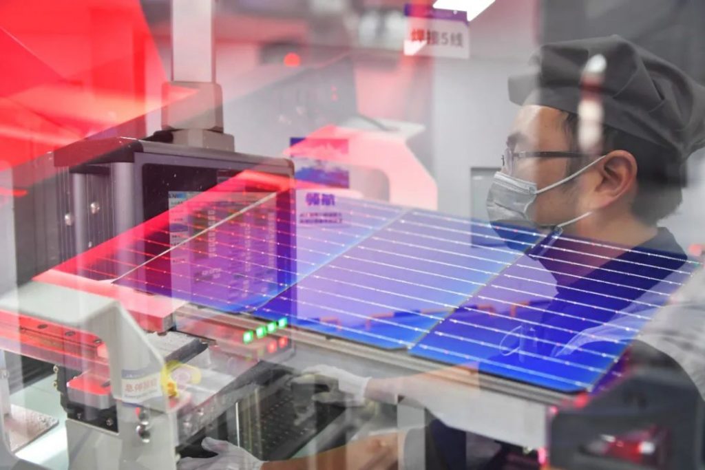 合肥晶澳太阳能科技有限公司生产线。