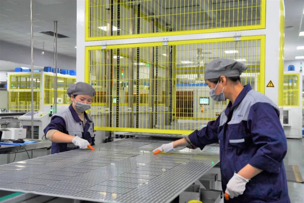 合肥晶澳太阳能科技有限公司生产线。