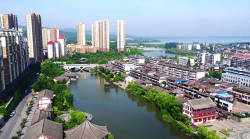滁州市上半年实现生产总值1795.7亿元，同比增长4.3%