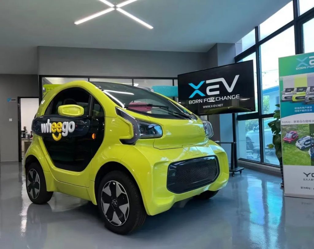 全球第一款车身内外饰件使用3D打印技术量产的电动汽车——XEV-YOYO。