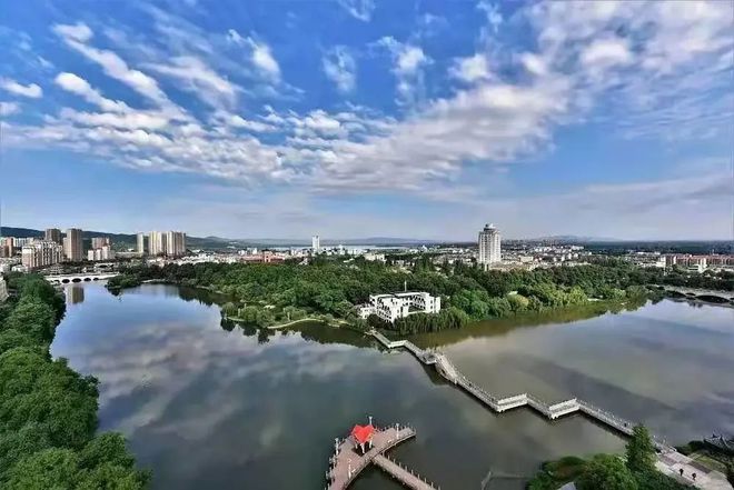 滁州市政府与广东省安徽商会举行战略合作签约仪式