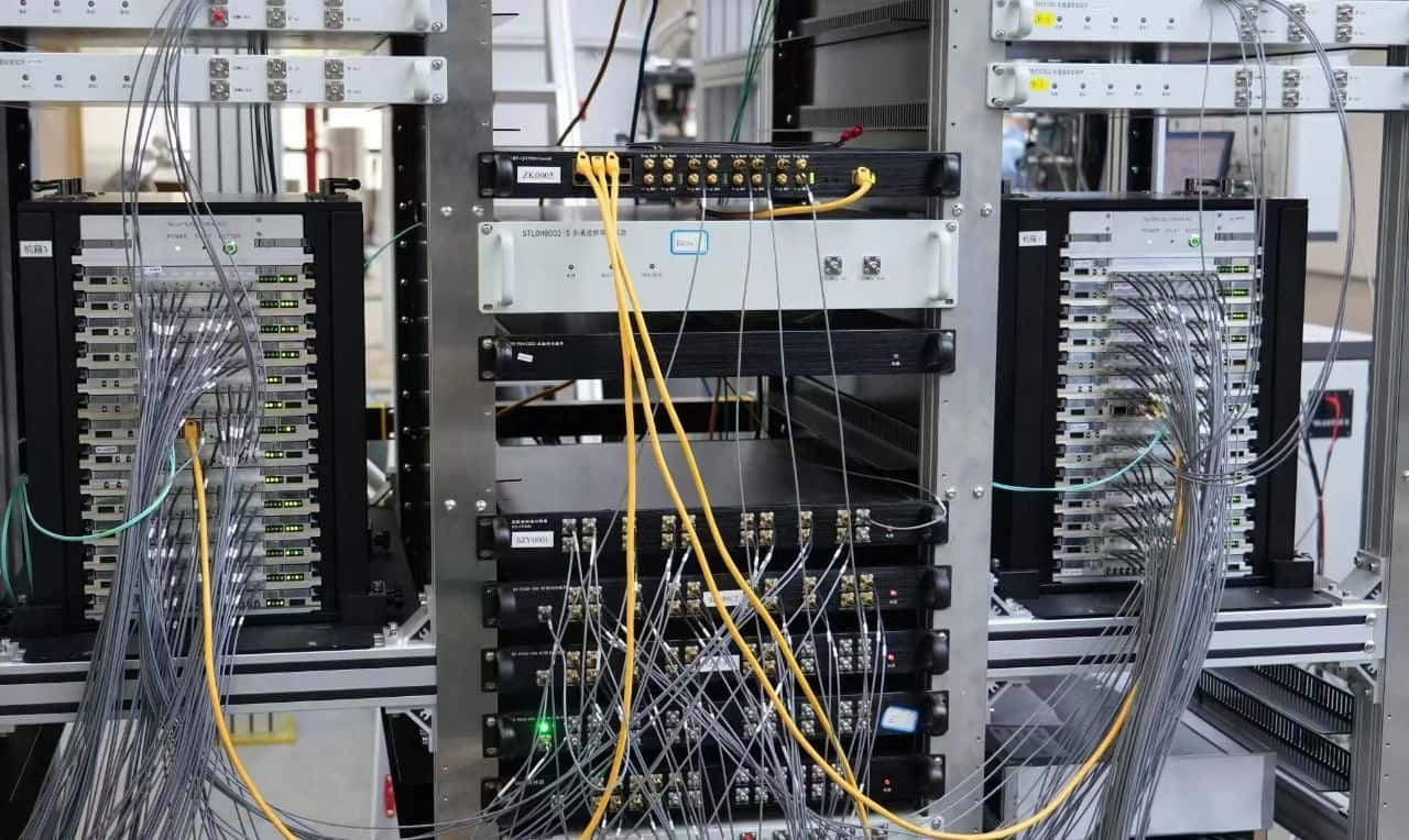 我国第四代自主量子计算测控系统“本源天机4.0”发布