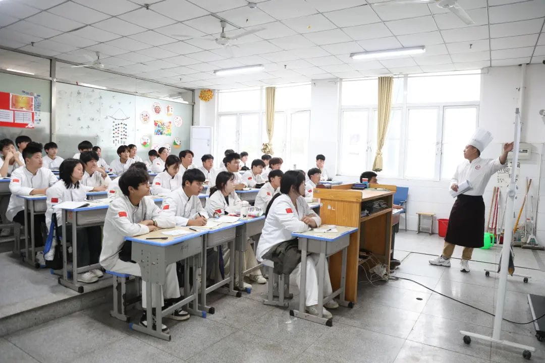 亳州药膳产业学院揭牌成立！