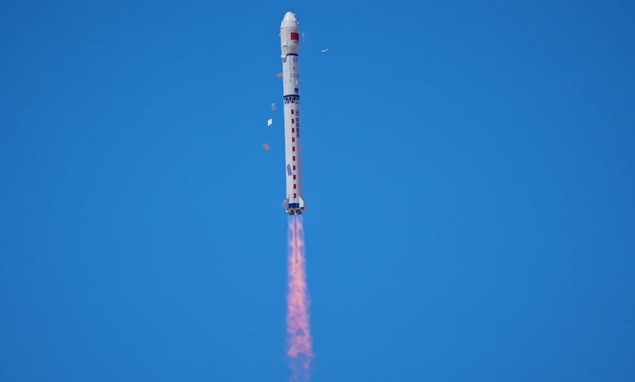 全球首个太空计算星座成功发射