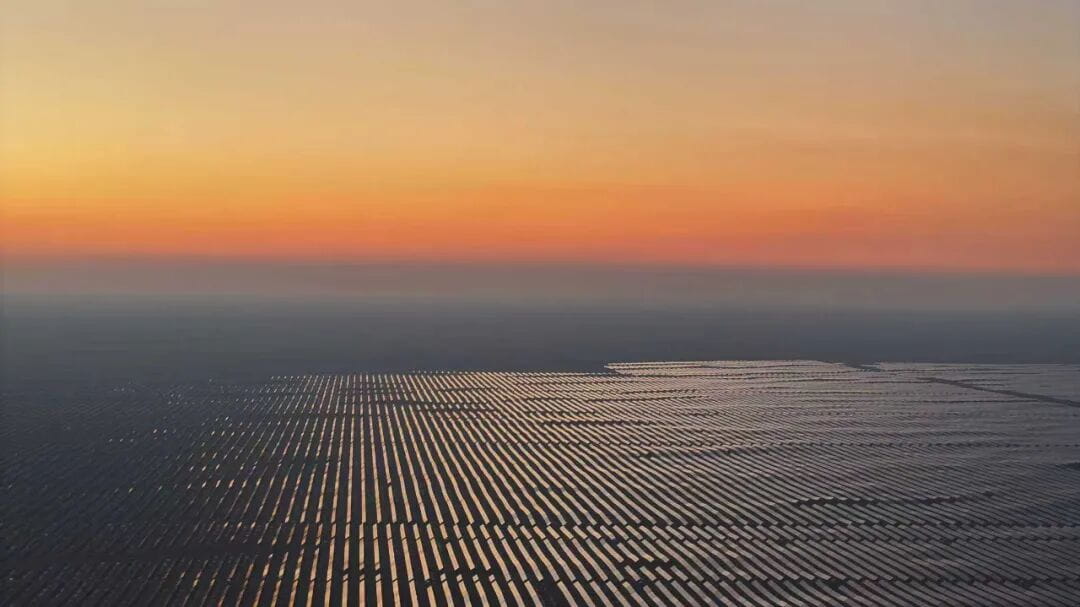 “疆电入皖”奇台八十万千瓦集中式光伏项目并网