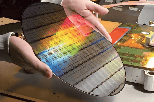 AI驱动高端显示量子点膜关键制备技术研发及产业化