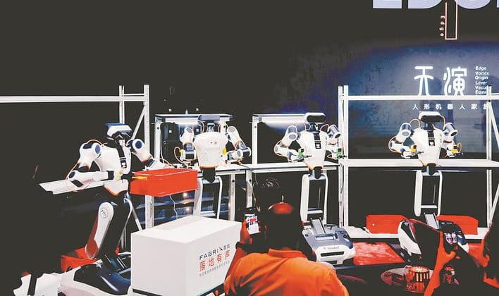 全球首个！“合肥造”工业跨具身大模型在沪发布